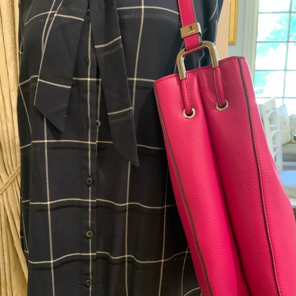 NWT Calvin Klein Fuschia Hobo Bag with 2 different types of shoulder straps - Picture 3 of 7